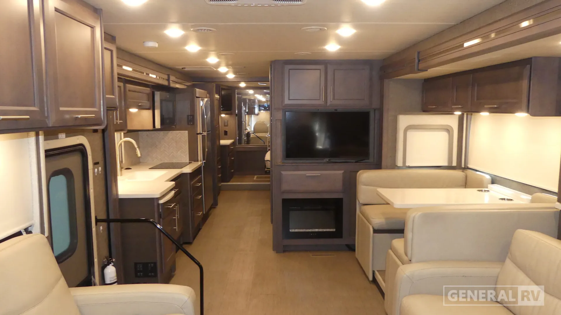 2022 Thor Motor Coach Palazzo 37.4 - Photo 3