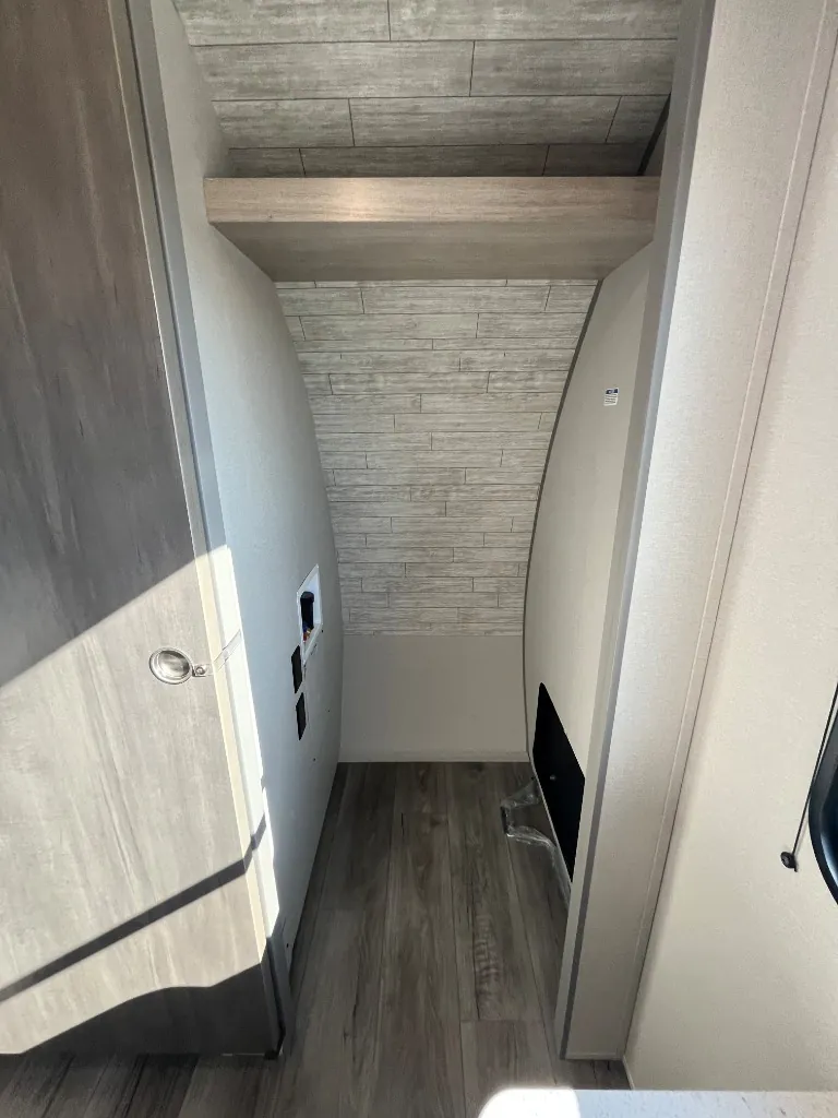 2026 Coachmen Catalina Legacy Edition 343BHTS (2 Queen Beds), Photos photo 42