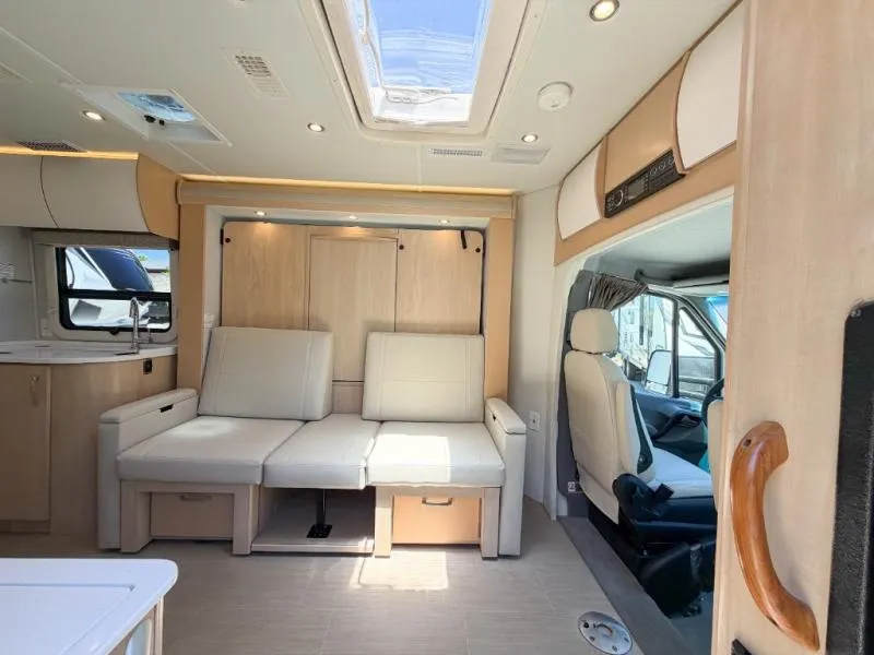 2017 Leisure Travel Unity 24MB - Photo 2