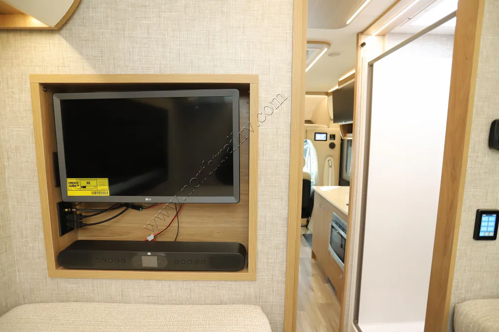 2026 Tiffin Wayfarer 25 XLW, Photos photo 8