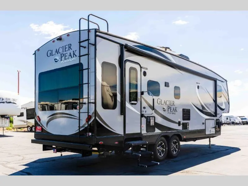 2015 Outdoors RV Glacier Peak Used    26 - Photo 4