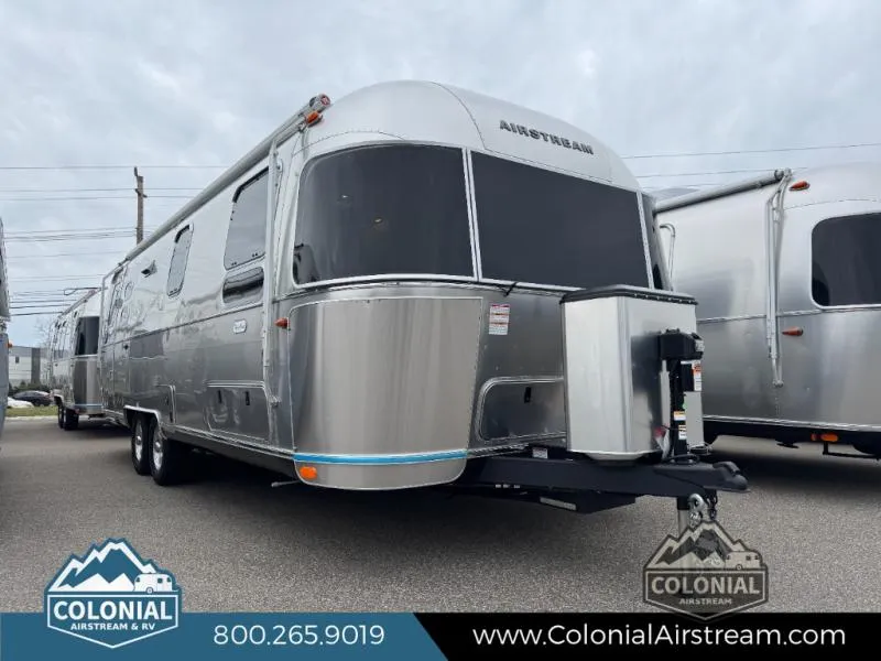 2026 Airstream Flying Cloud 27FB - Photo 2