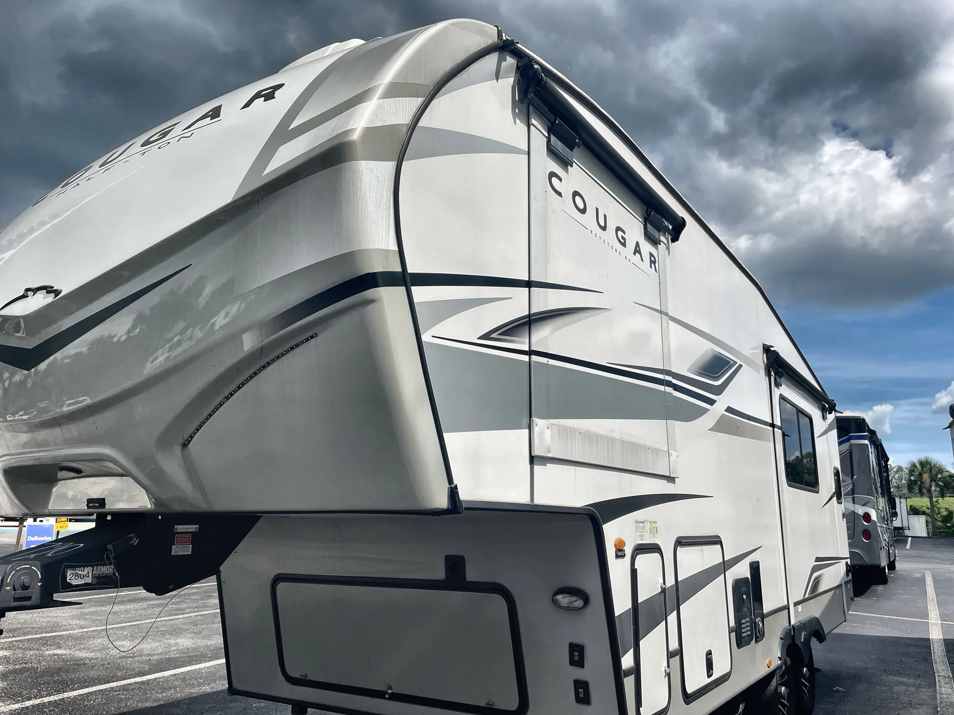 2023 Keystone Cougar Half-Ton 23MLE - Photo 2