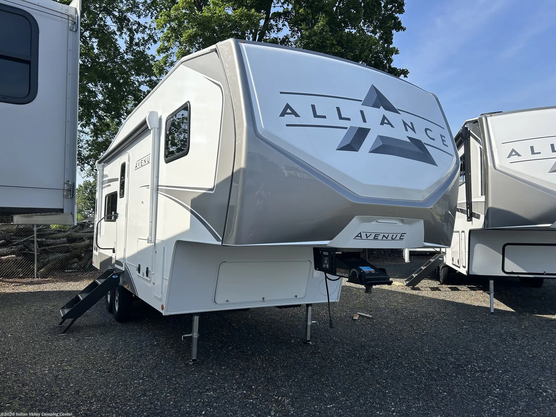 2027 Alliance RV Avenue All-Access Series 23ML - Photo 2