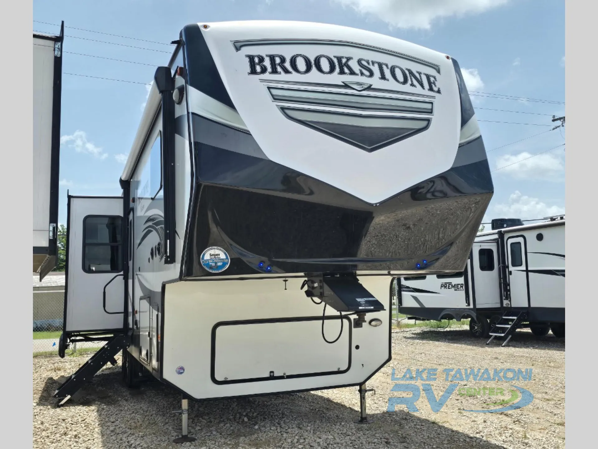 2019 Coachmen Brookstone 310 RL - Photo 3