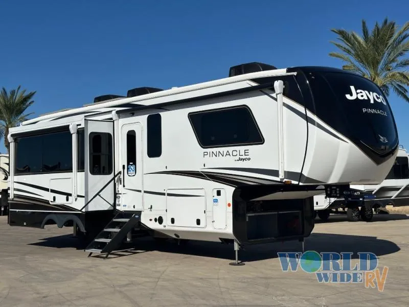 2026 Jayco Pinnacle 32RLTS - Photo 2