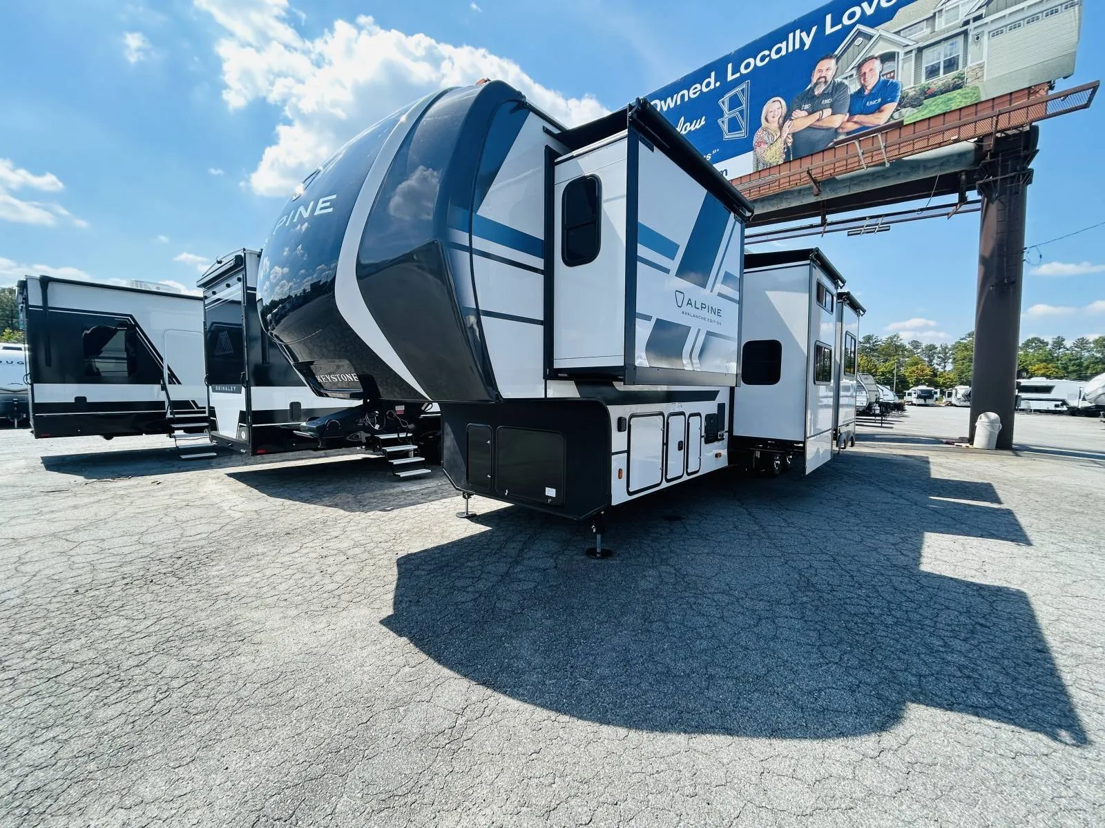 2026 Keystone Alpine Avalanche Edition 379MB - Photo 3