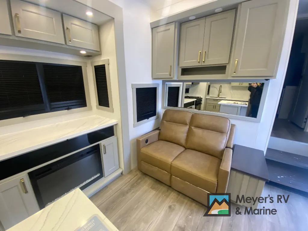 2026 Brinkley Model G 3520, Photos photo 15