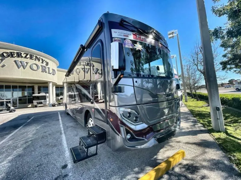 2023 Fleetwood Frontier GTX 39TA - Photo 2