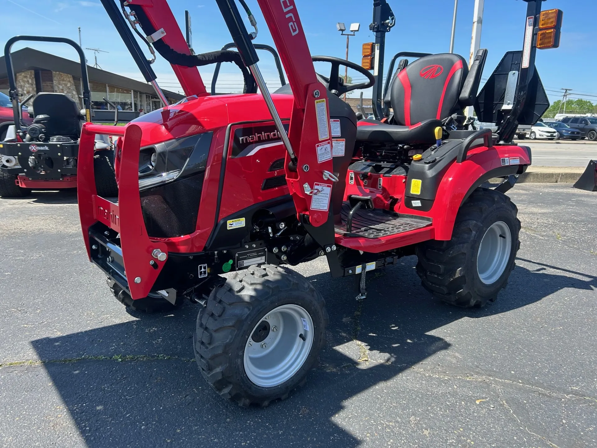 2025 Mahindra 1126 1126 HST - Main photo