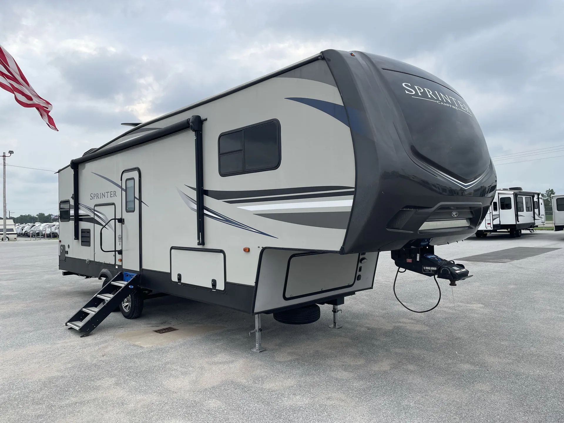 2019 Keystone Sprinter Campfire 27FWML - Photo 2