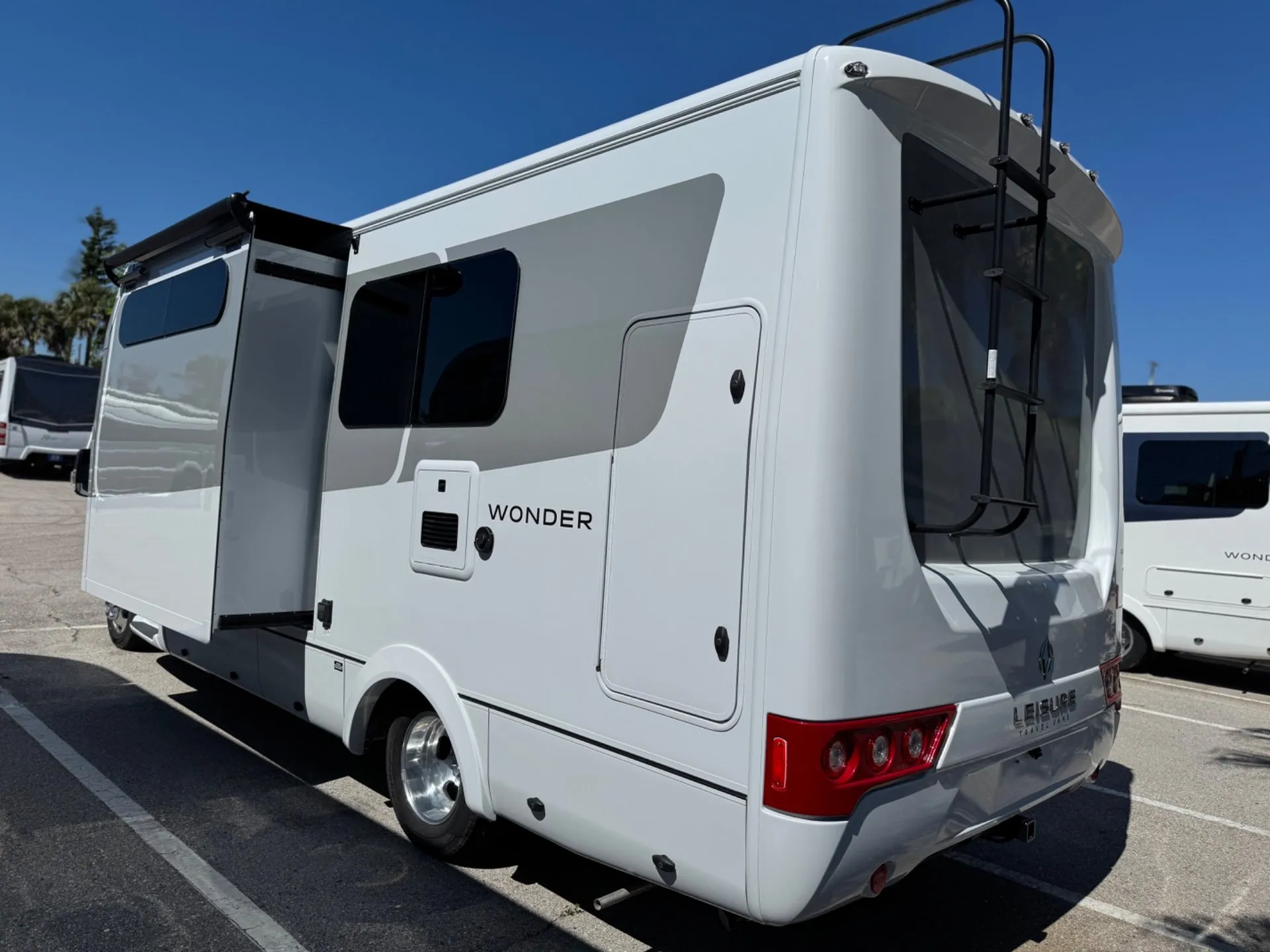 2026 Leisure Travel Vans Wonder 24MBL - Photo 3