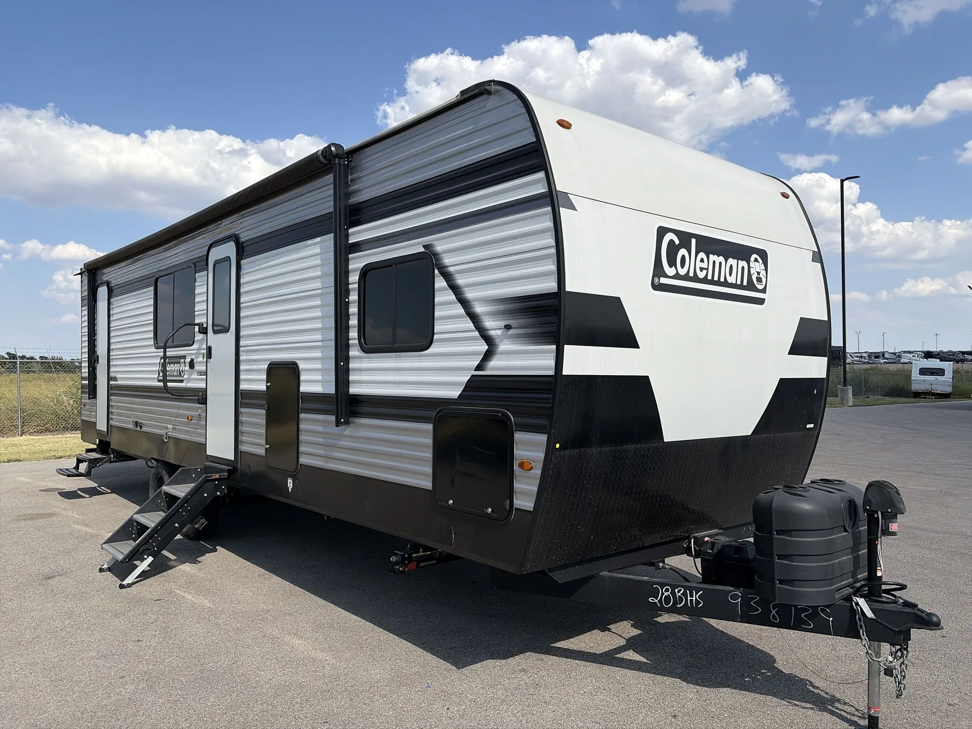 2025 Keystone Coleman Lantern 28BHS dealer photo 1 from Camping World