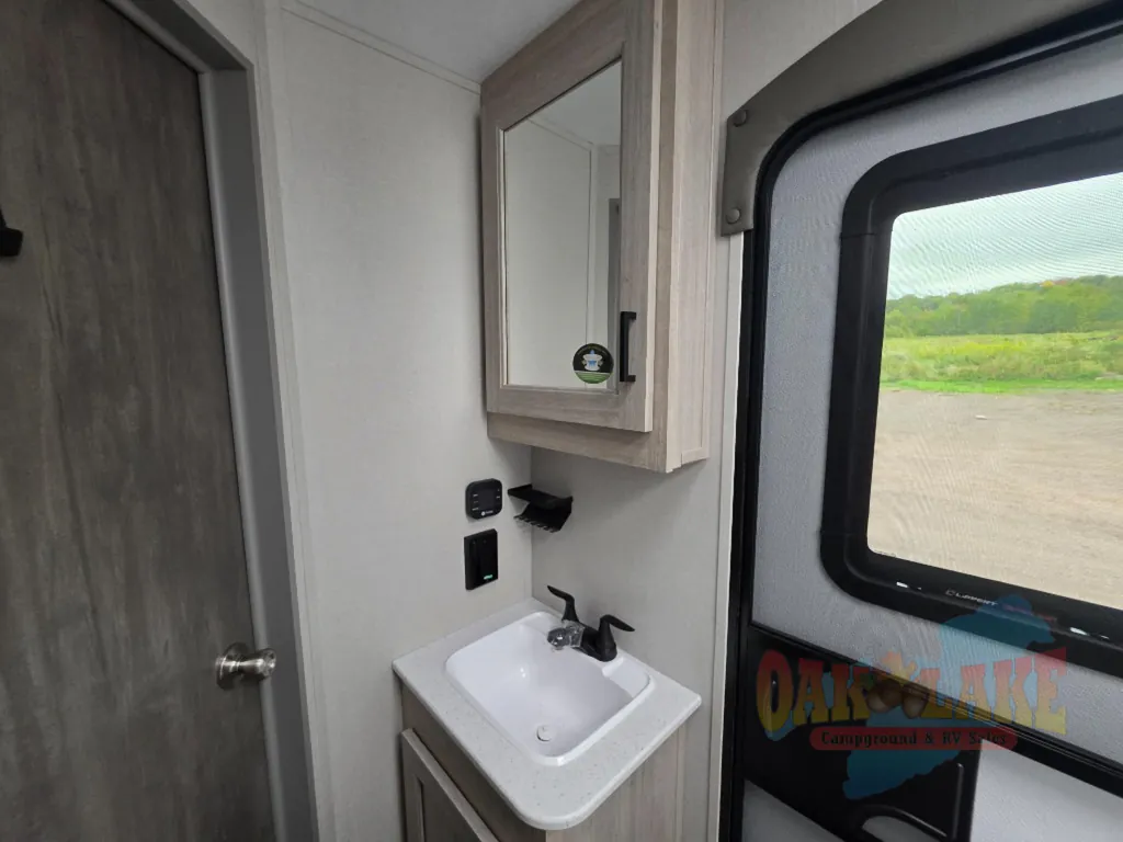 2026 Coachmen Catalina Legacy Edition 273DBHCK, Photos photo 18