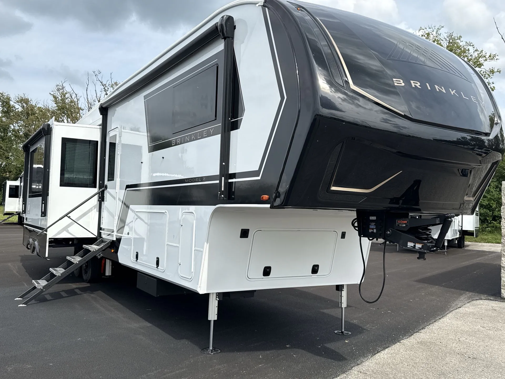 2027 Brinkley Model Z 3510 - Photo 2