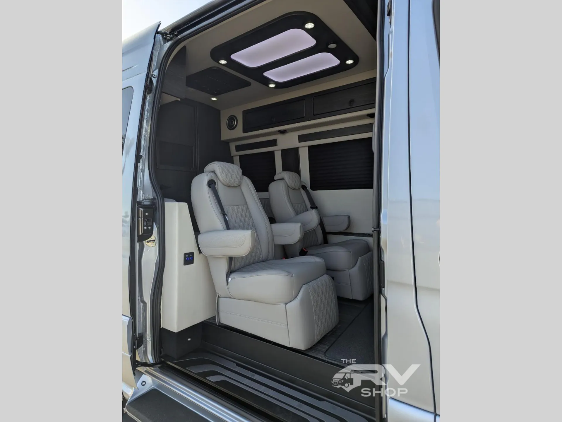 2027 OGV Luxury Coach V-Cruise 8OBA - Photo 3