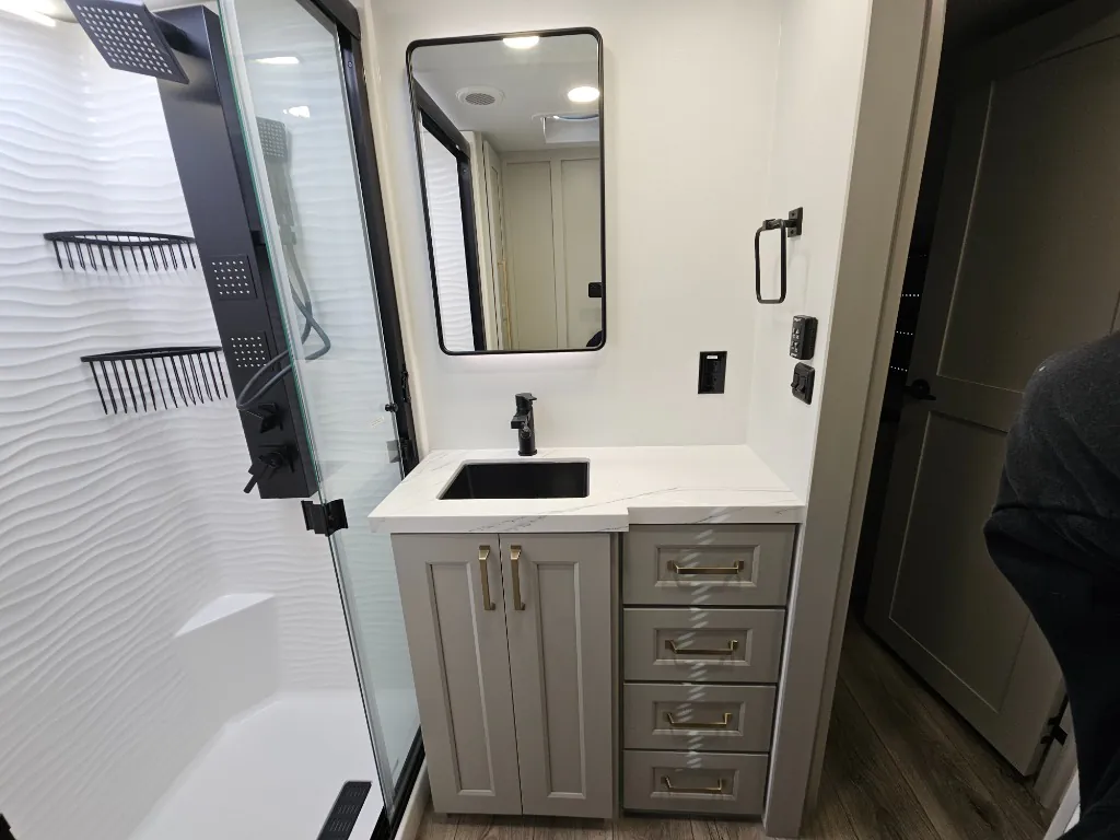 2026 Brinkley Model G 4150, Photos photo 36