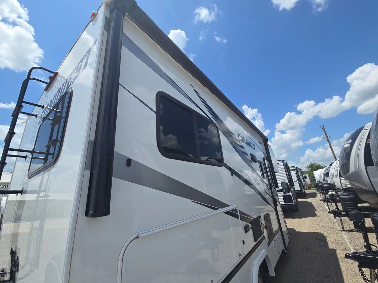 2025 Gulf Stream Conquest 6237LE - Photo 4