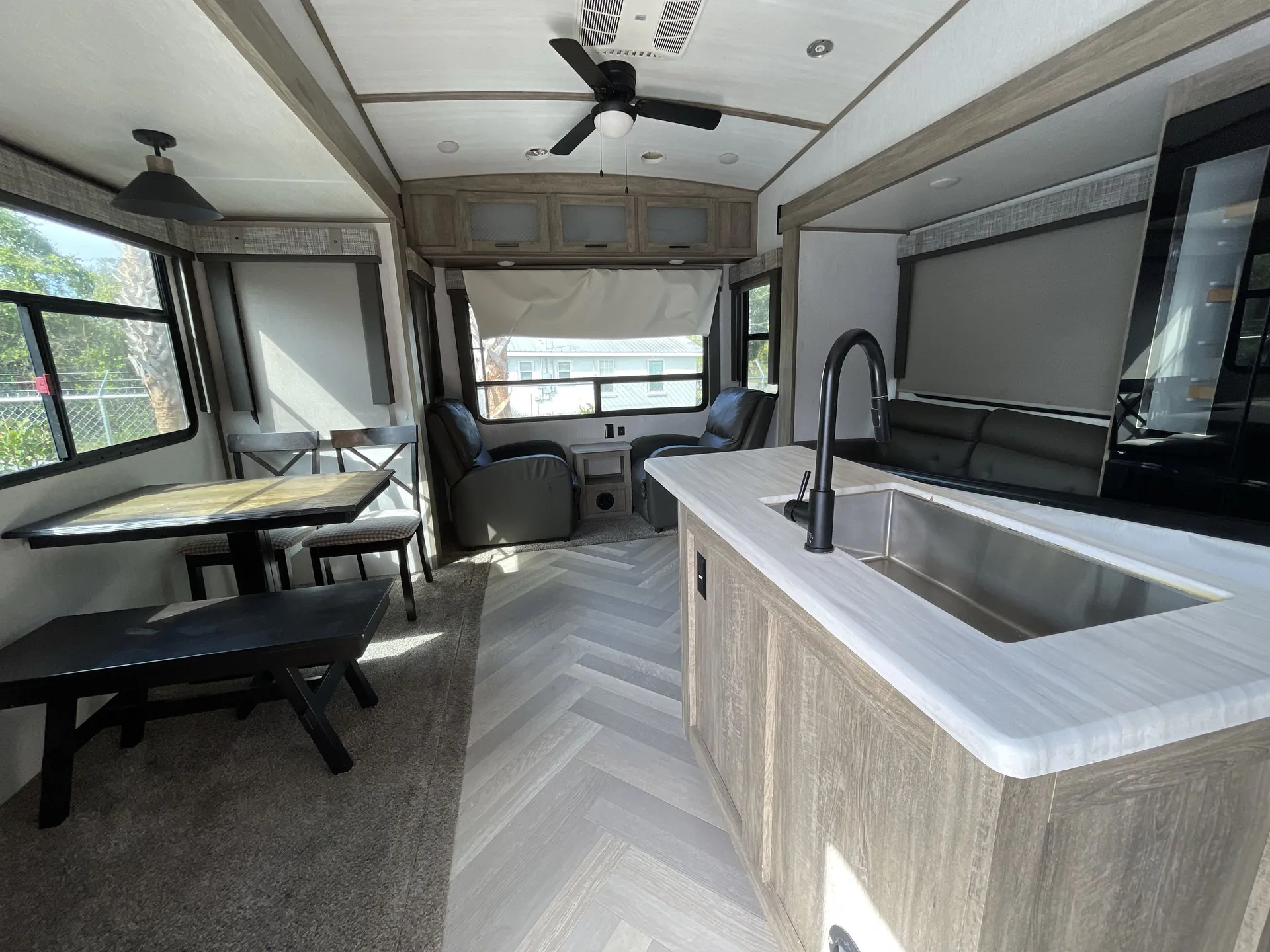 2022 Forest River Salem Hemisphere 286RL — bathroom