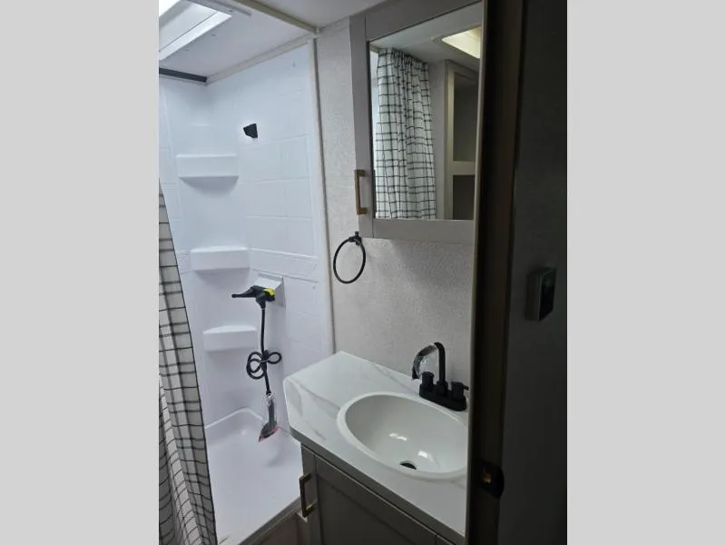 2027 Jayco JAY FEATHER AIR SL 25RLSL - Photo 2