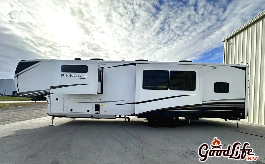 2026 Jayco Pinnacle 38FBRK - Photo 3