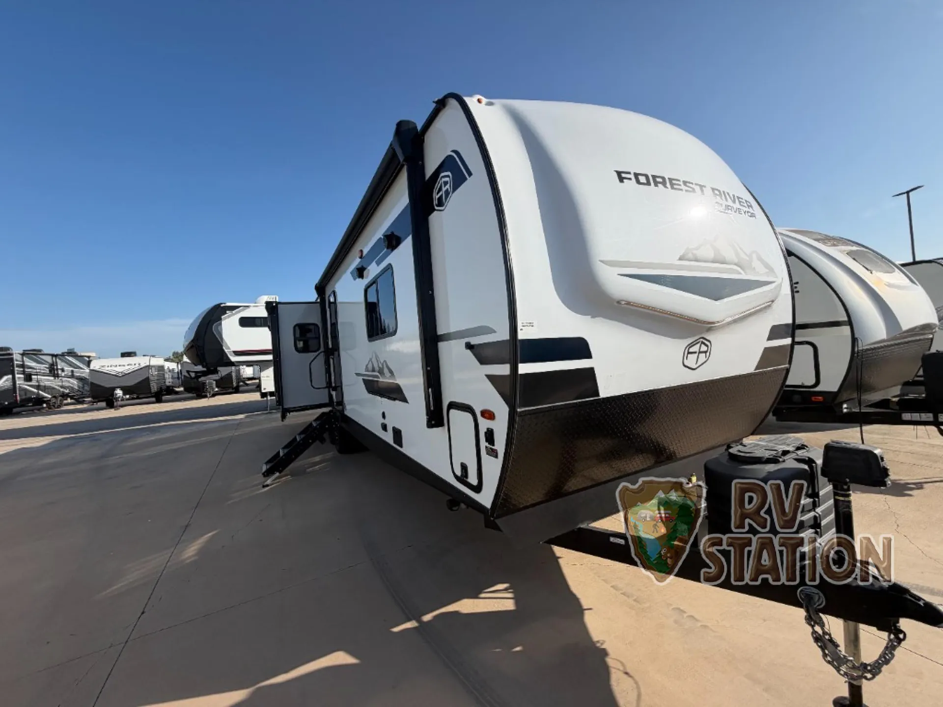 2025 Forest River Grand Surveyor 305RLBS - Photo 4