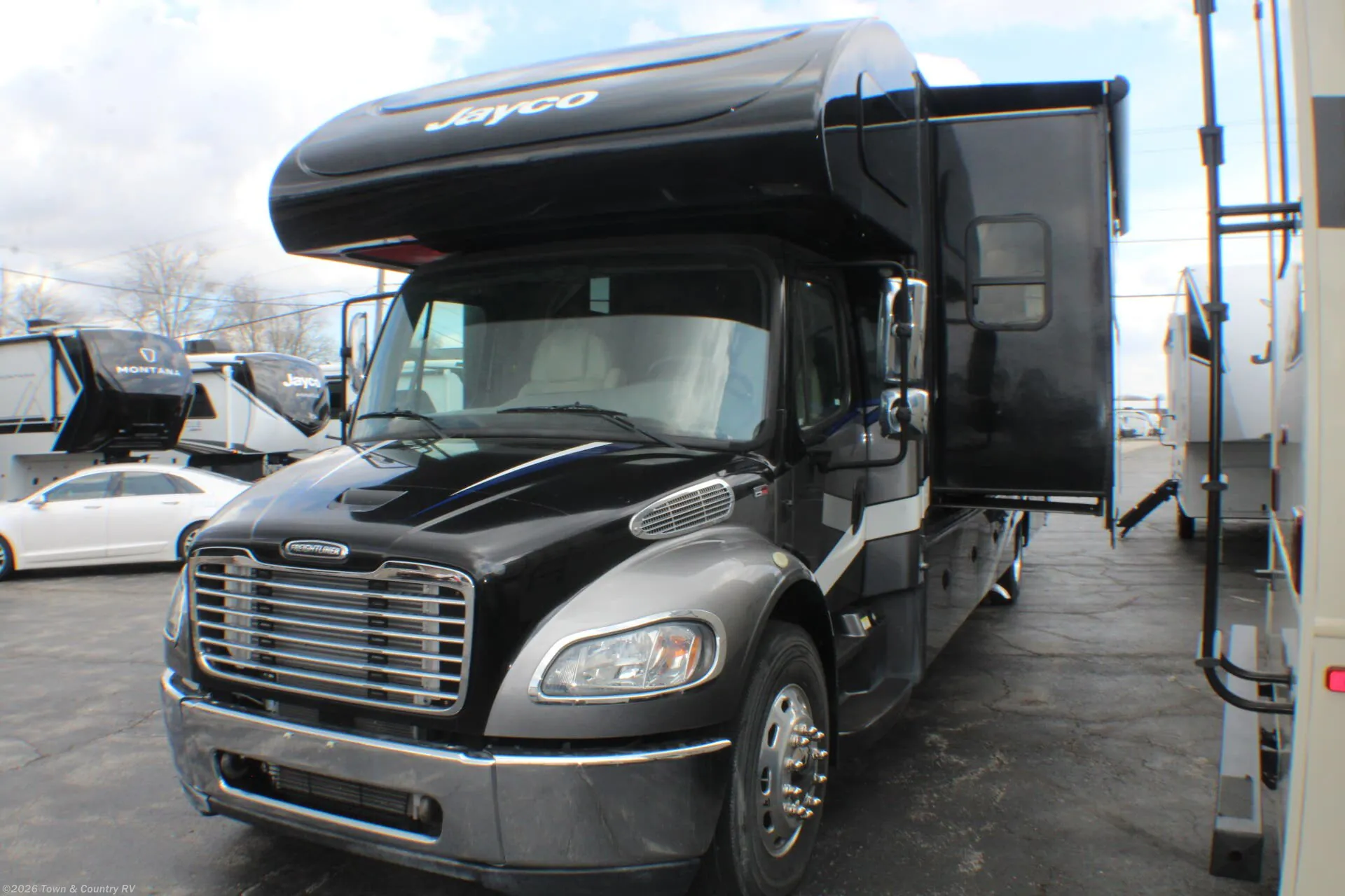 2019 Jayco Seneca 37TS - Photo 3