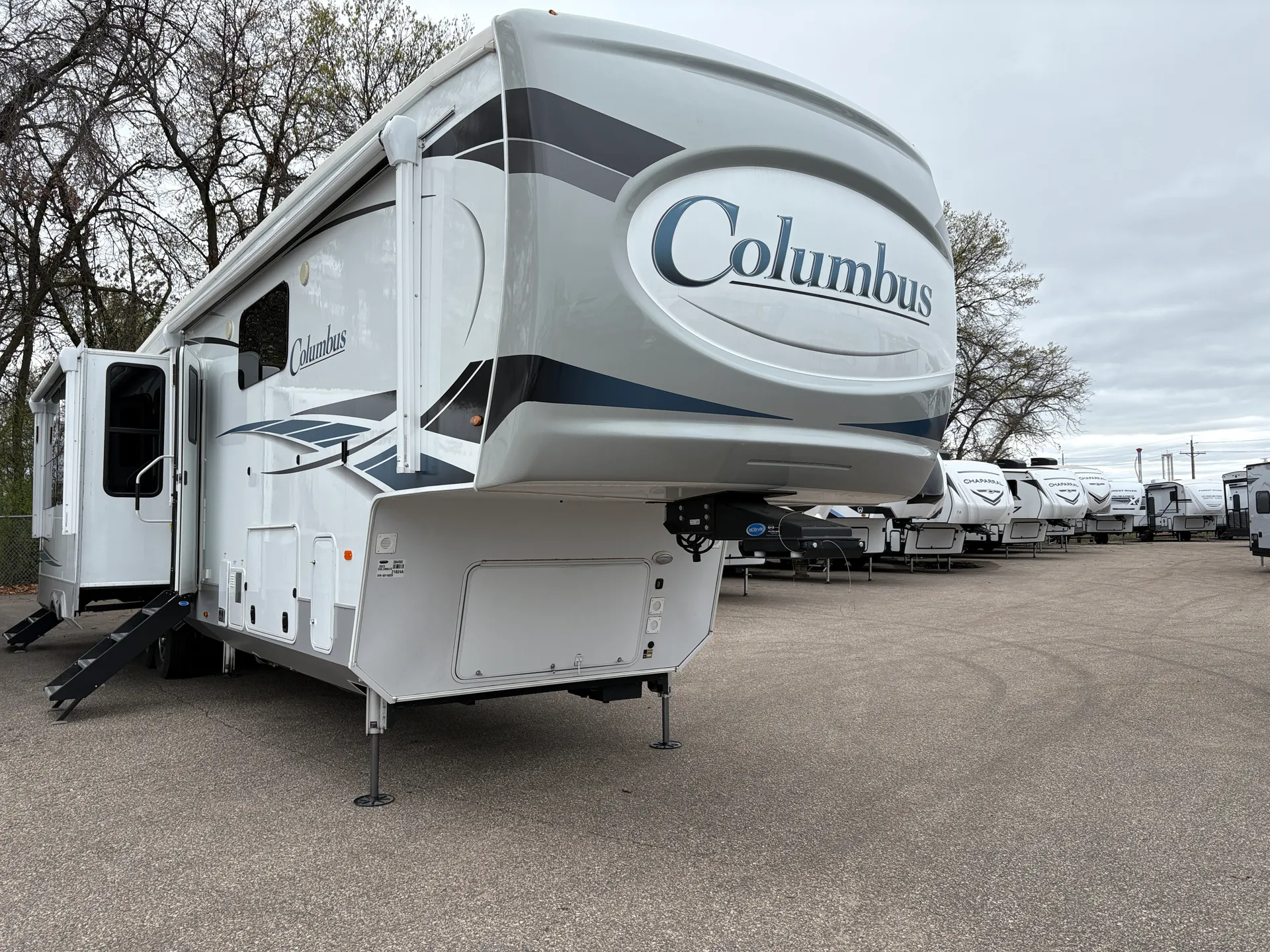 2023 Palomino Columbus 384RK - Photo 2