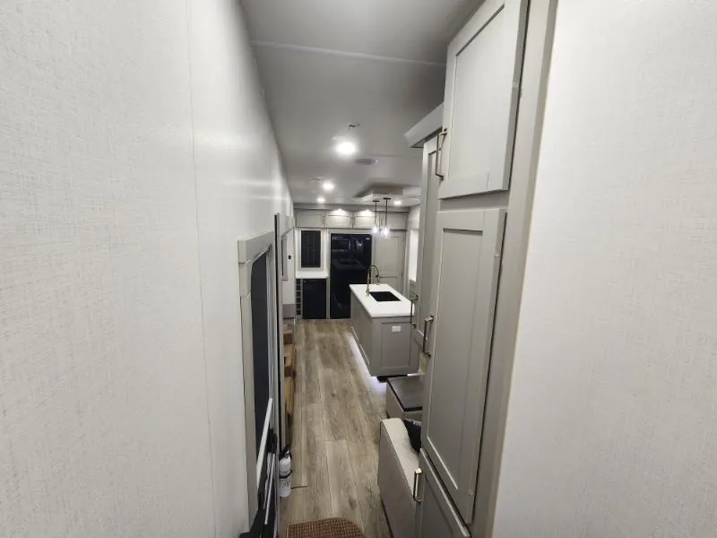2025 Brinkley Model Z 3300, Photos photo 31