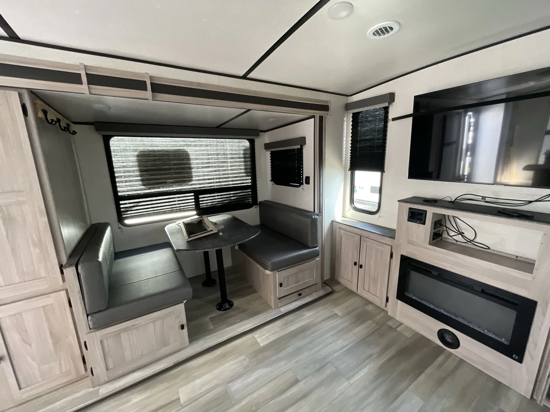 2023 Coachmen Northern Spirit 2764RE — living area main