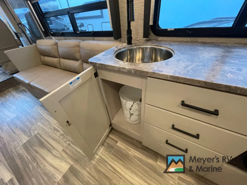2023 Thor Motor Coach Vegas 24.3, Photos photo 20