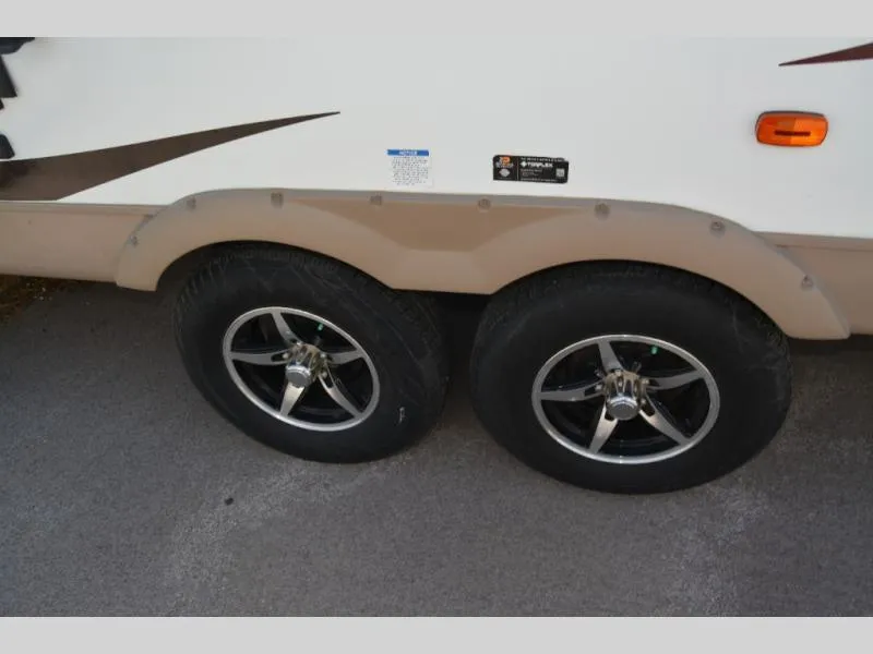 2017 Forest River Rockwood Ultra Lite 2905WS - Photo 3
