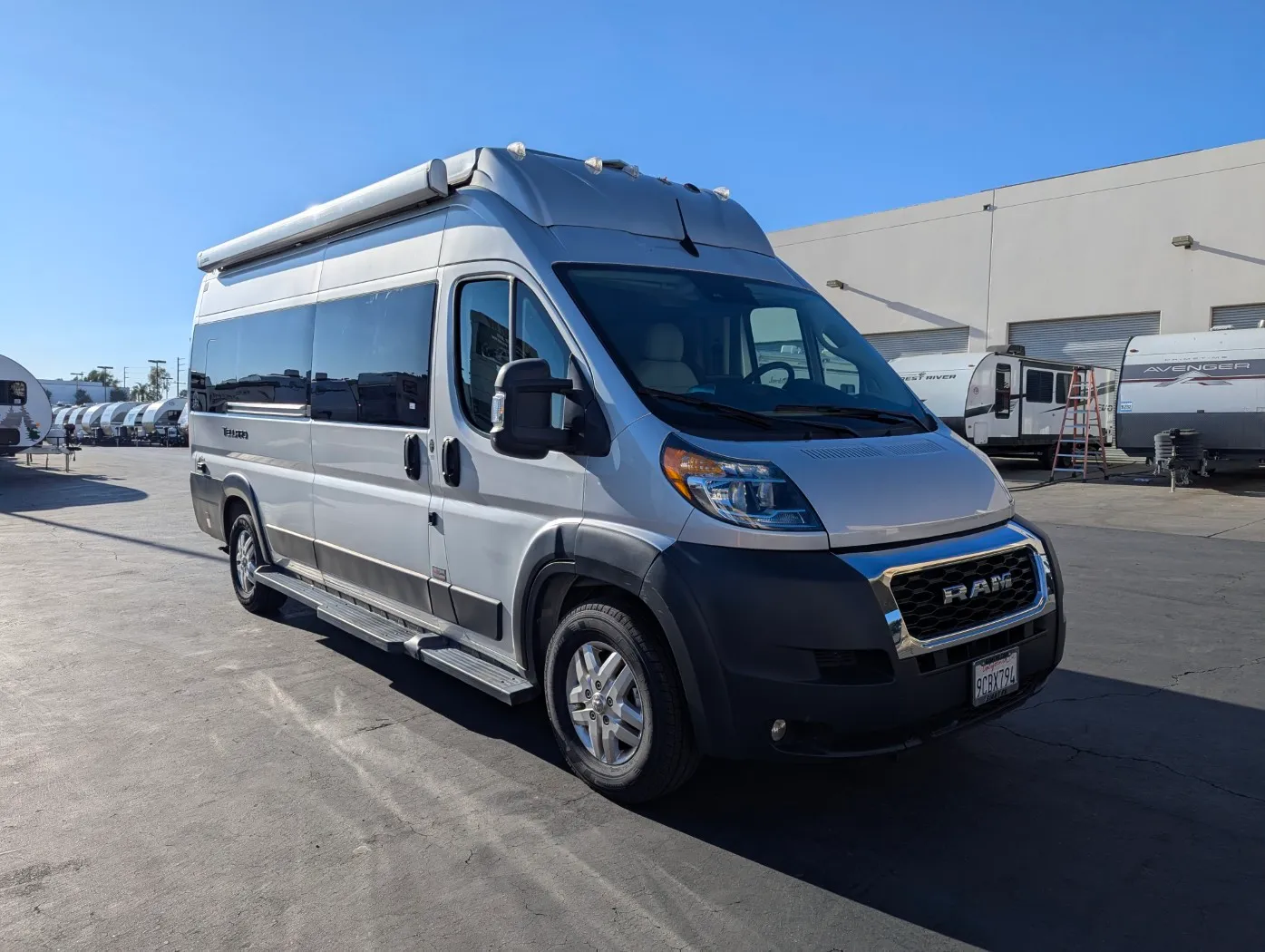 2022 Thor Motor Coach Tellaro 20J - Photo 2