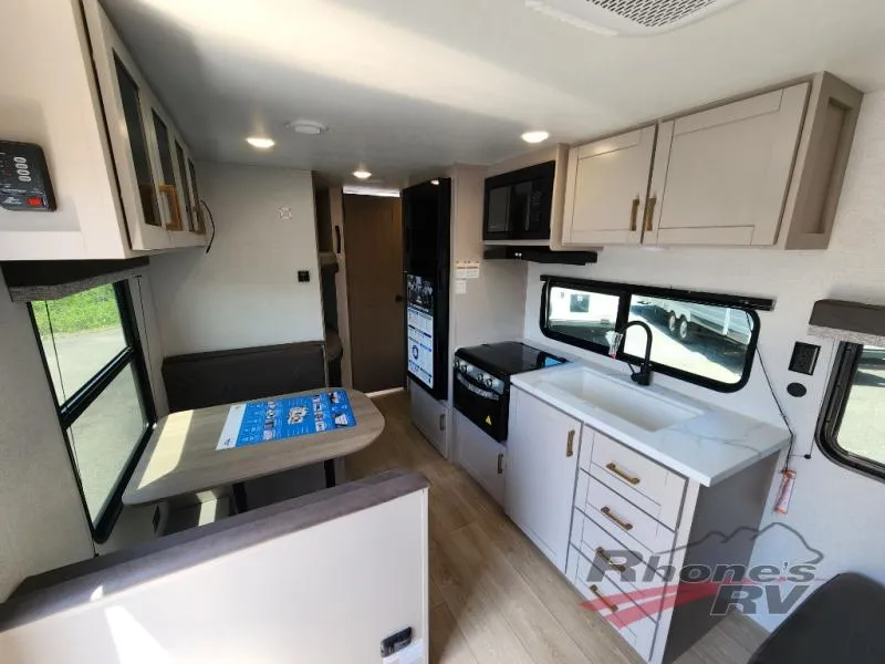 2027 Jayco JAY FLIGHT TT 260BH - Photo 2