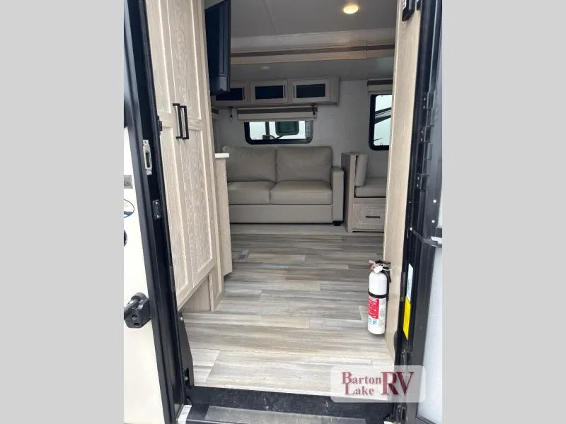 2023 Forest River Rockwood Ultra Lite 2608BS - Photo 4