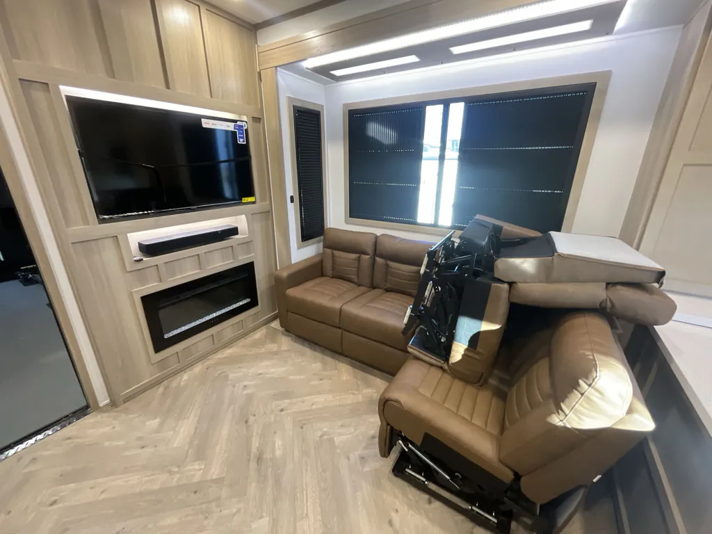 2026 Keystone Raptor 441, Photos photo 14