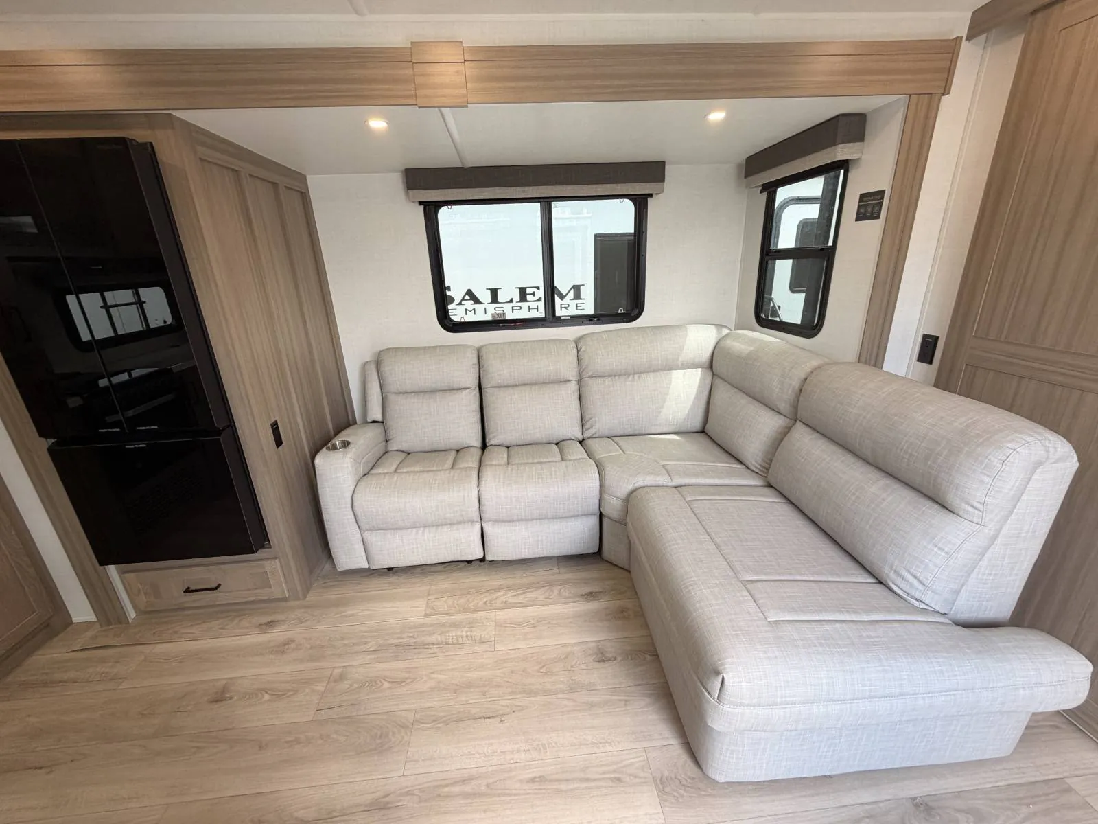 2027 Forest River Rockwood Ultra Lite 2711RK — Photo 7
