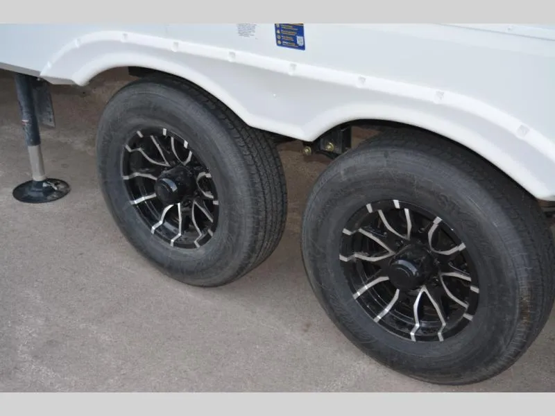 2026 Forest River Cherokee Arctic Wolf 287BH - Photo 4