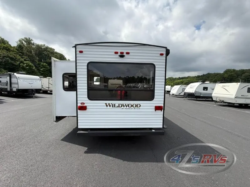 2018 Forest River Wildwood 28RLDS - Photo 3