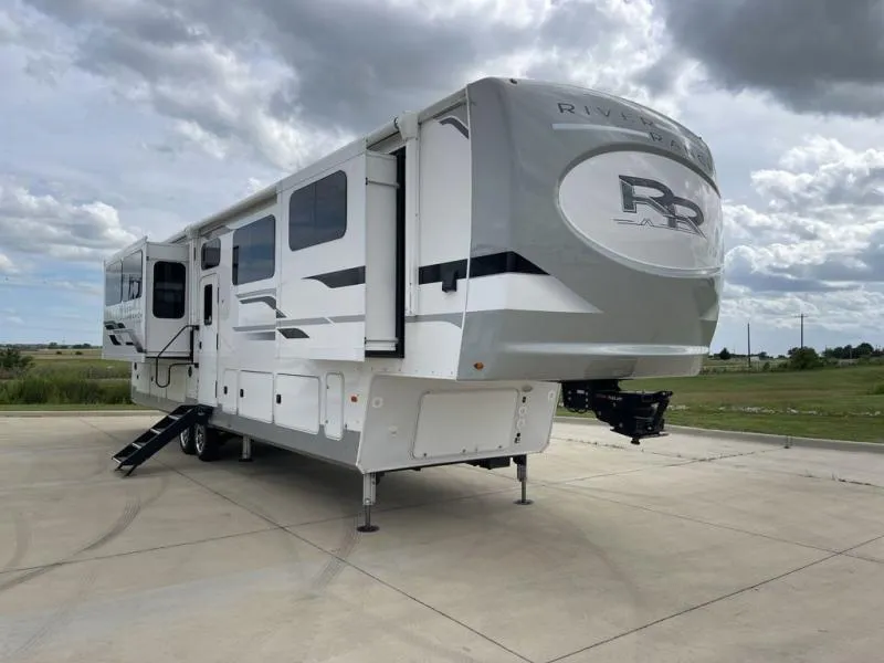 2022 Palomino River Ranch 392MB - Photo 3