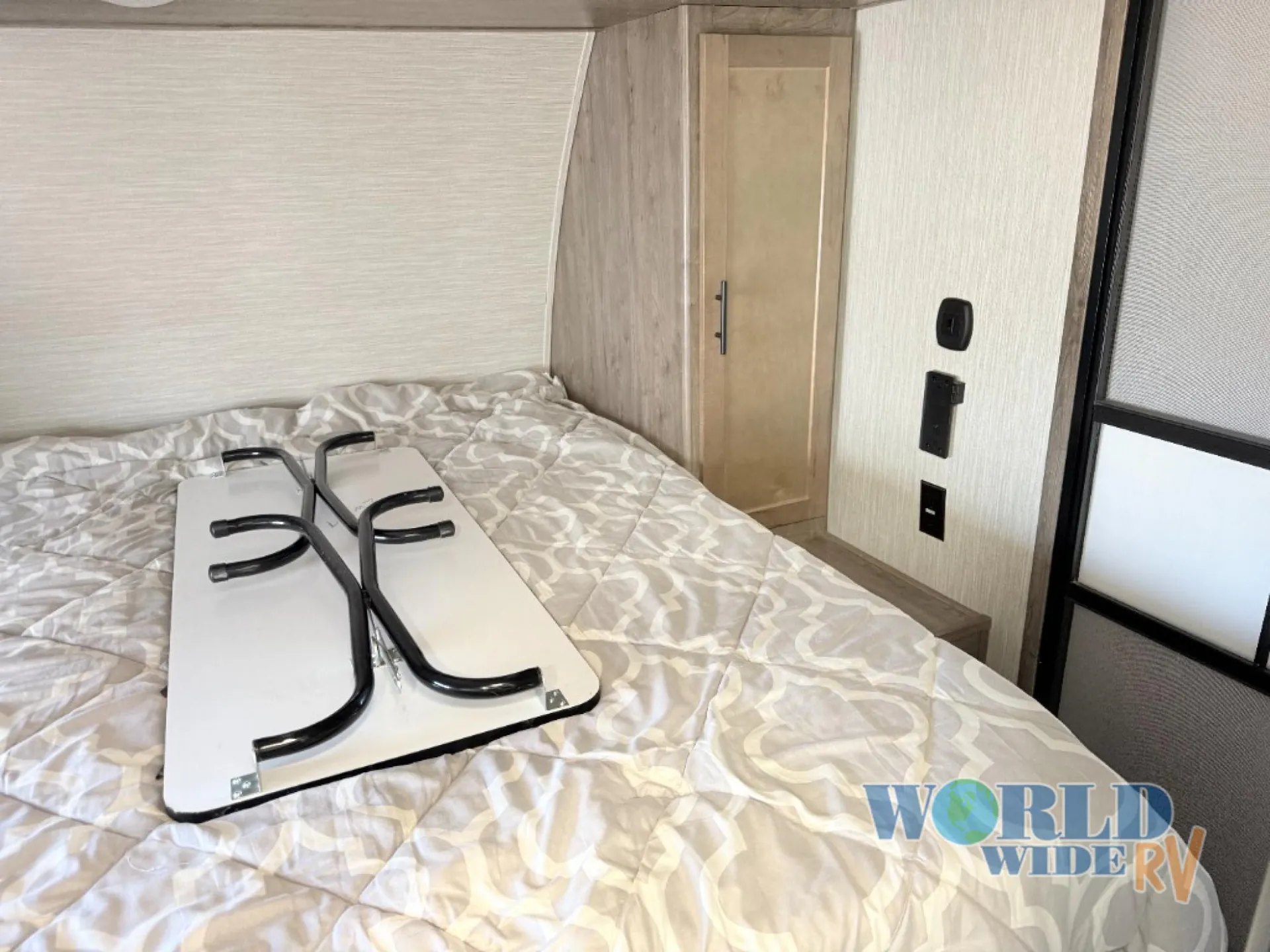 2020 Forest River Vengeance Rogue 25V — Photo 5