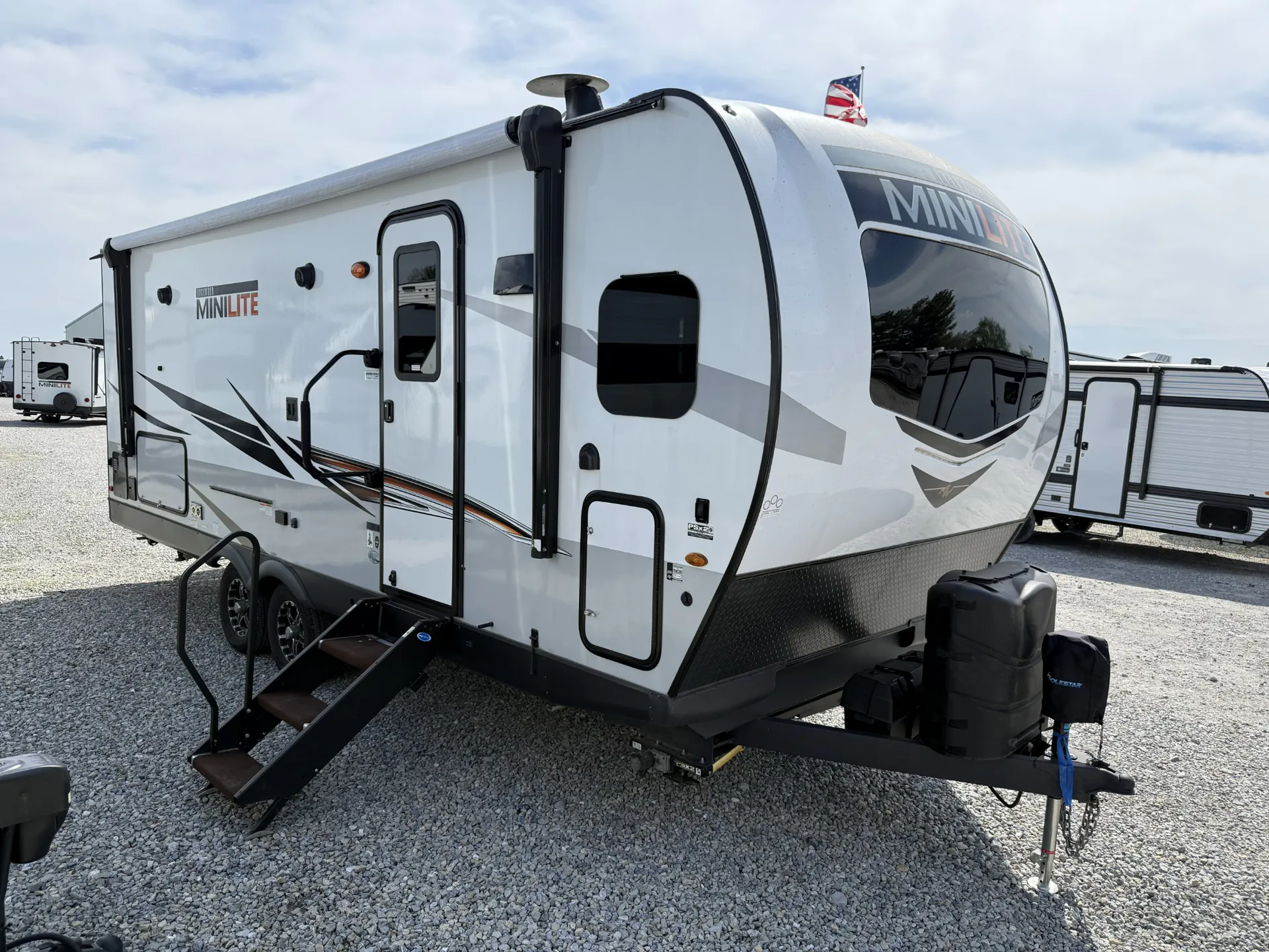 2022 Forest River Rockwood Mini Lite 2506S - Photo 2