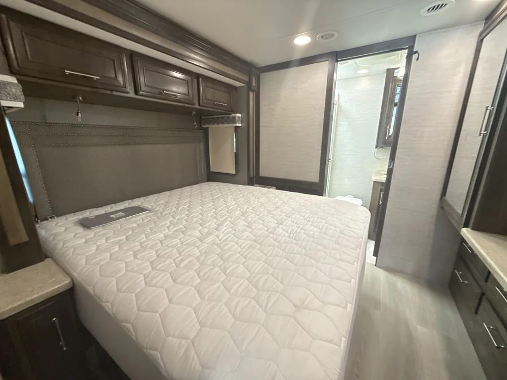 2021 Entegra Coach Accolade 37K, Photos photo 16