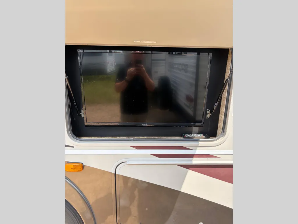 2016 Coachmen Pursuit 30FW, Photos photo 8
