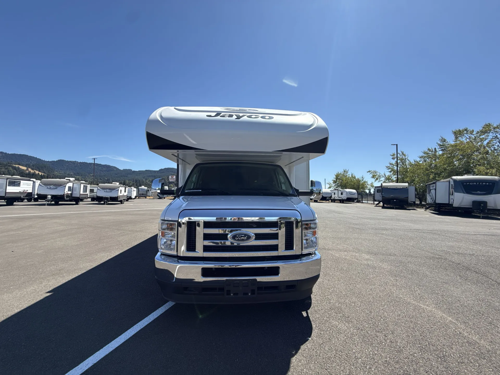 2022 Jayco Greyhawk 31F — front