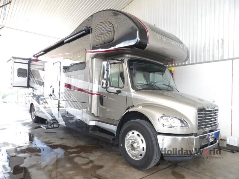 2024 Thor Motor Coach Pasadena 38BX - Photo 2