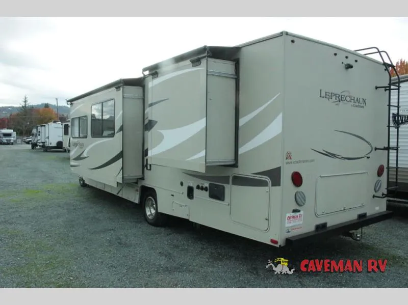 2015 Coachmen Leprechaun 319DS - Photo 4
