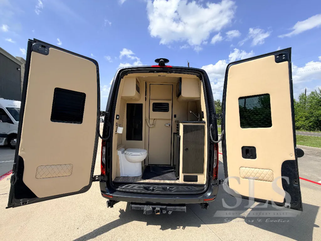 2024 Midwest Automotive Designs Luxe Cruiser D4, Photos photo 5