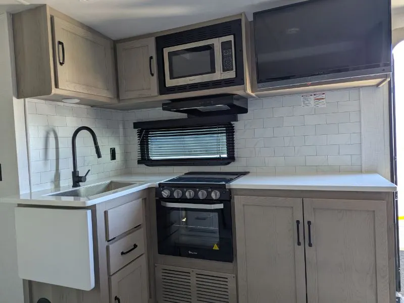 2024 Forest River Rockwood Ultra Lite 2911BS — Photo 6