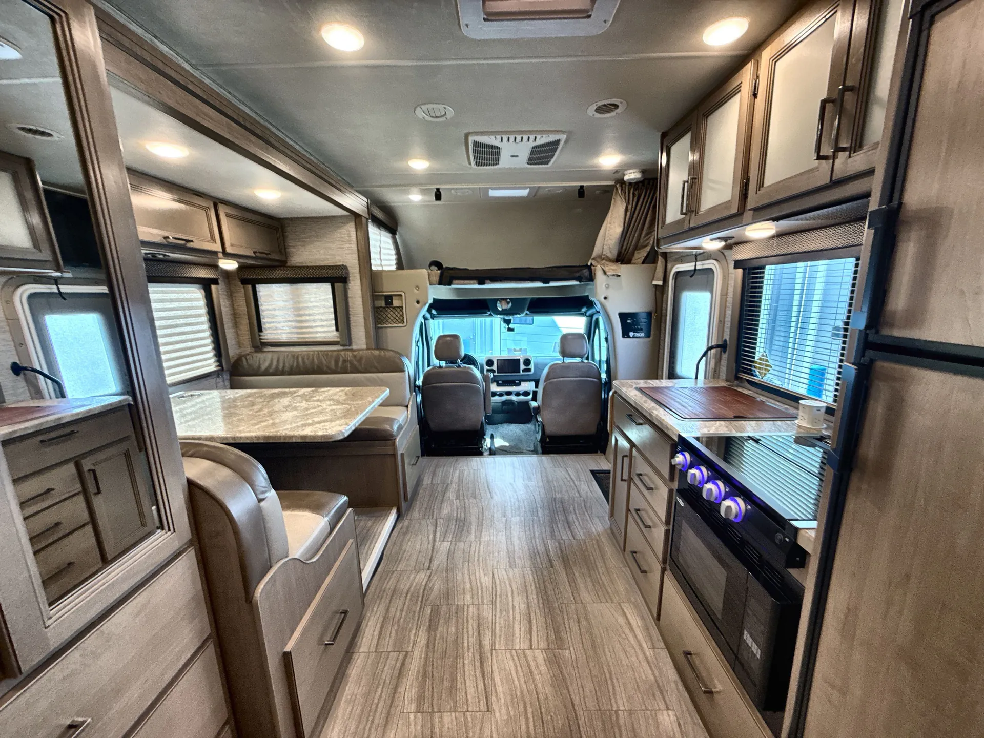 2021 Thor Motor Coach Daybreak 24GO - Photo 4